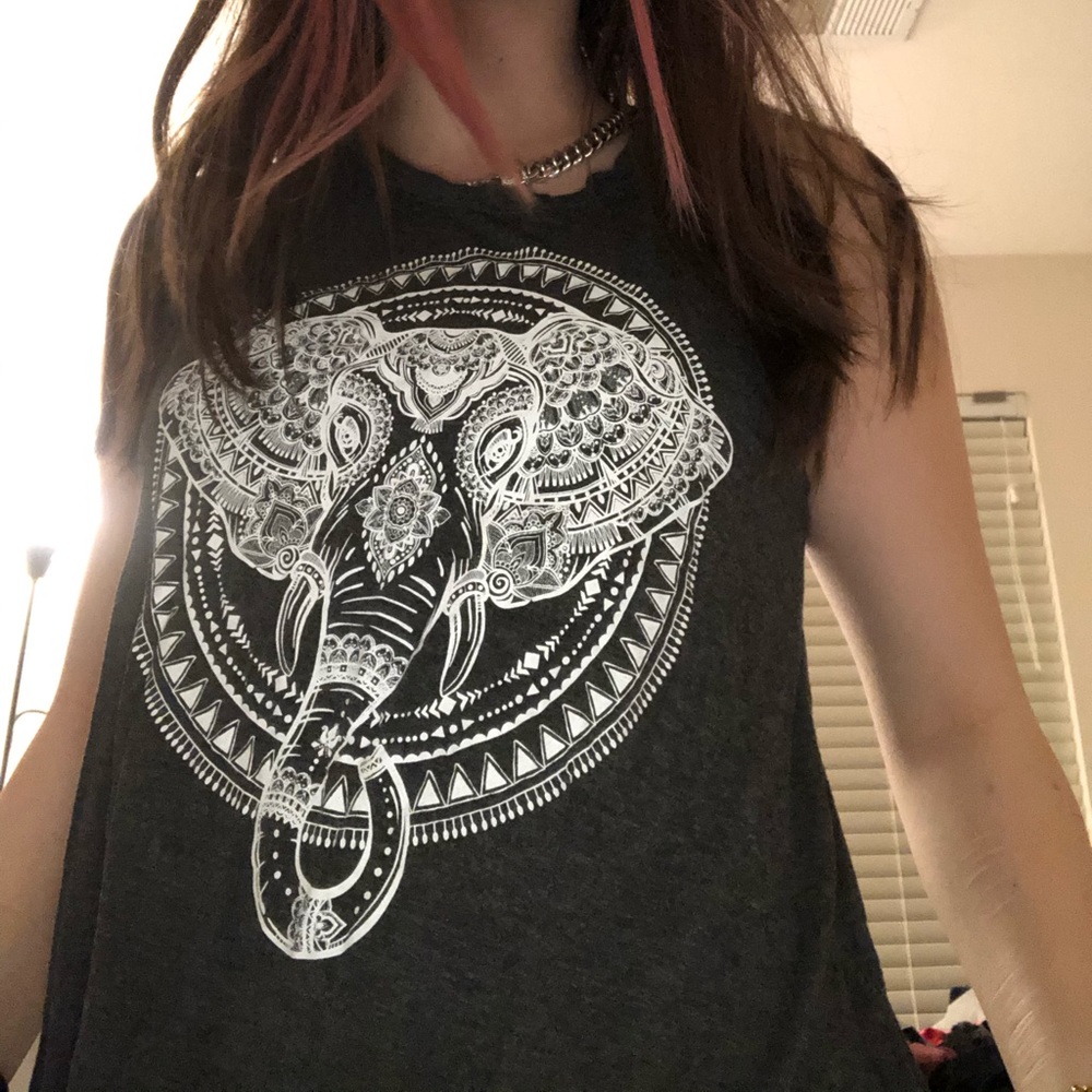 Tank top with elephant